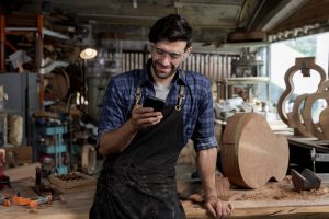 Un artisan au travail